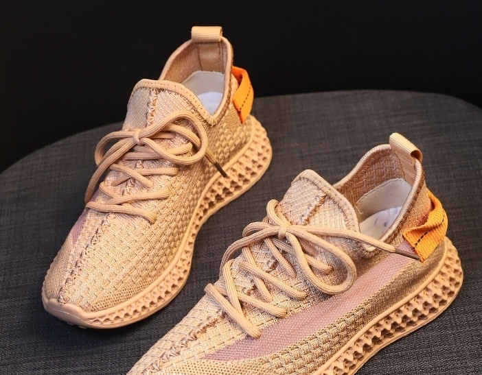 跑步鞋 曾经跟阿迪耐克“齐名”,如今没落到被各国拒收,很意外