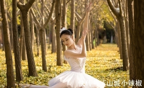 本文系$七绝十四首:且喜秋风知我意,万里相思共月明