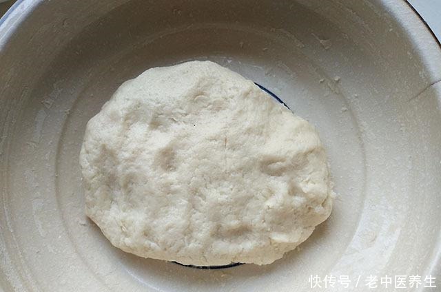 冷天迷上吃它，煮成馅料放进糖糕里，一口气连吃3个才过瘾，真香！