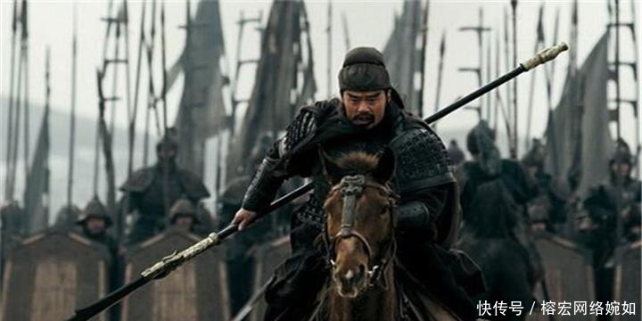 危难|危难之时见真情,关羽为救张辽不惜向曹操下跪