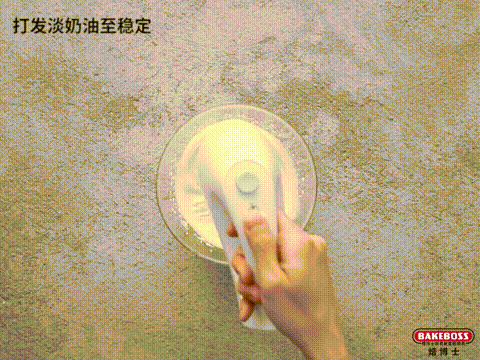 红宝石爱心蛋糕,献上一颗充满情意与思念的爱心