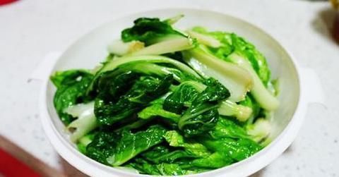 剩饭剩菜,隔夜后还能吃吗3类再不舍也要扔掉,家庭主妇需谨记