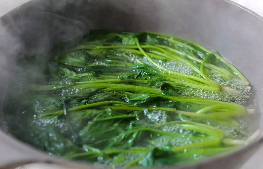 钙质|中年后容易缺钙，4种食物补钙比较好，条件允许的话，可换着吃