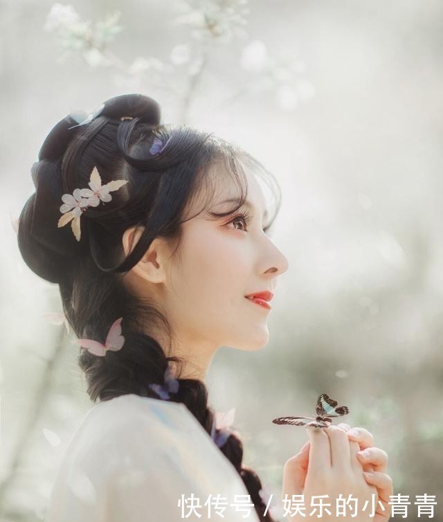 诡异|最近火了一种“阴间”汉服,穿上就可以拍鬼片,很像黑山老妖