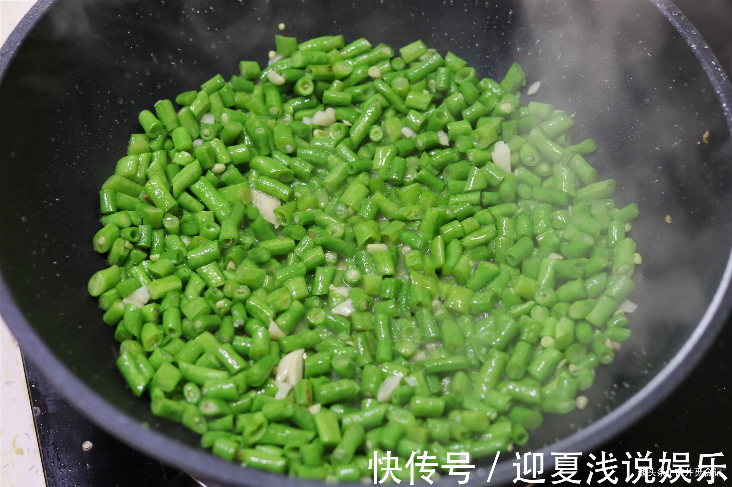 夏天|一把豆角俩鸡蛋,奶奶教的老式炒豆角方法,每年夏天吃不够,真香