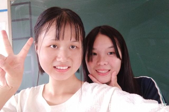 脸型 发量少还“脸大”的女生适合啥发型六款五五分短发,显瘦显发量!