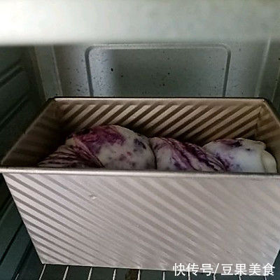 烤箱|#一口新年味，全家享佳味#紫薯大理石吐司间包