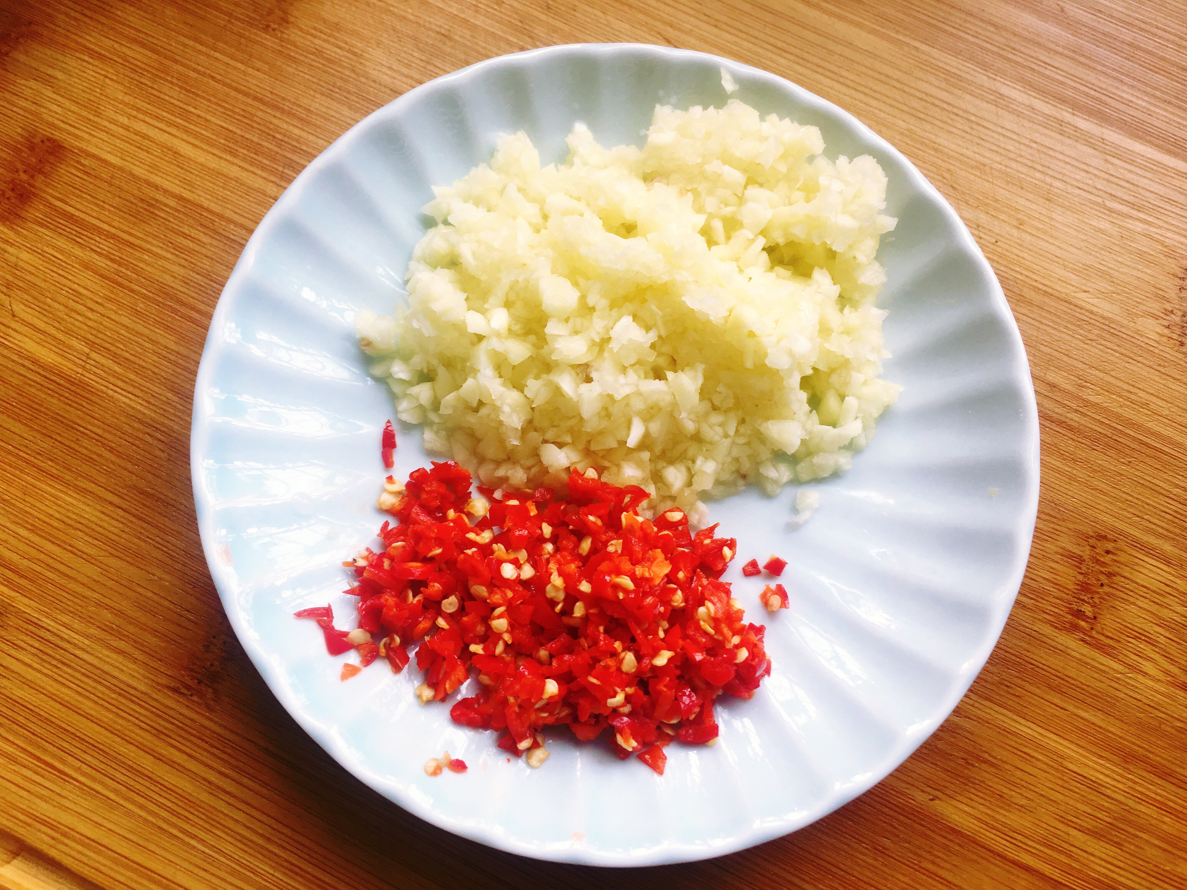 高颜值的蒜蓉粉丝蒸虾，一分钟入味，好看又好吃