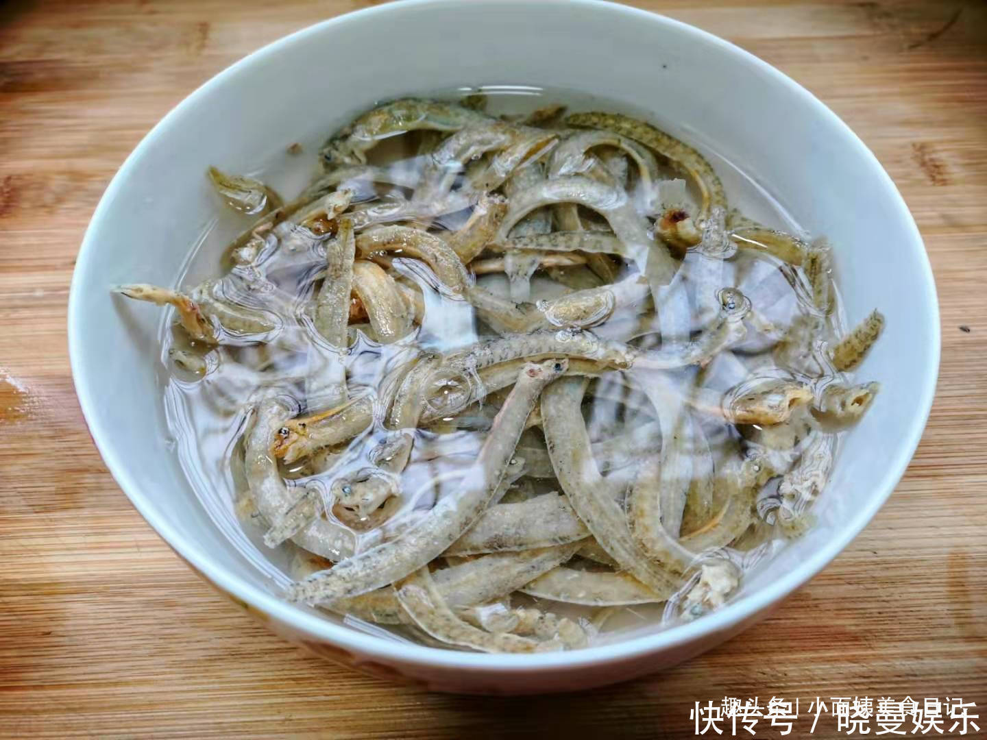 家里小孩缺钙的,可以经常吃这个菜,补钙增钙壮骨,身体强壮!