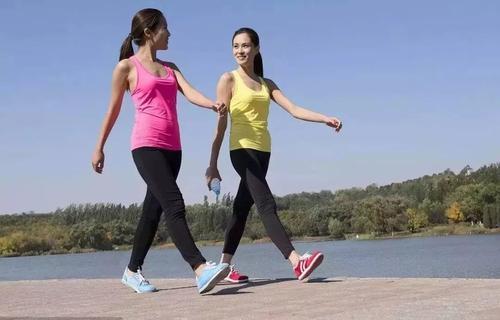 疾病|每天踮脚尖走路一分钟,可以赶走几大疾病,每个人都可以学