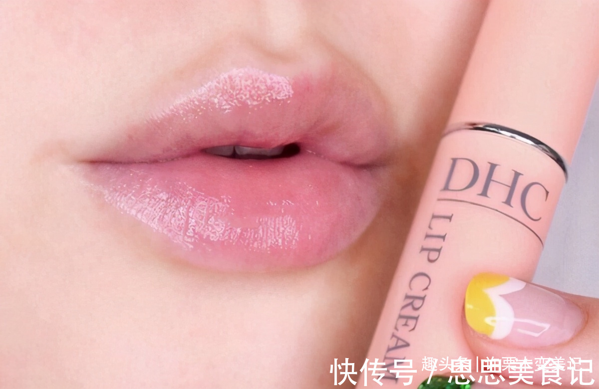 口红 涂口红前需要先涂润唇膏吗?多数人都搞错了,难怪唇色悄悄变深了