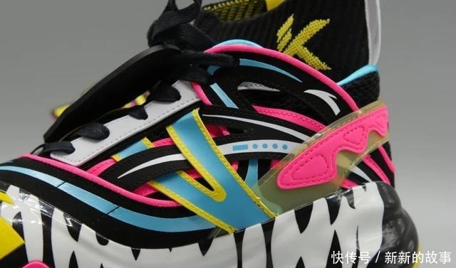 联名还降价的国产好鞋!安踏-漫威联名全系列开箱