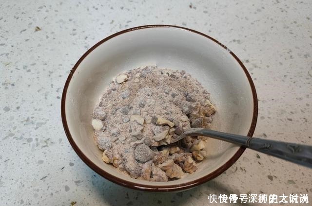 面食|最近家人迷上了这早餐，做一次吃一周，比吃肉包子还解馋