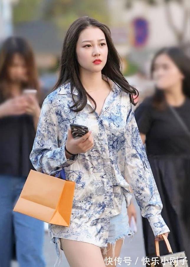 美貌|从未见过这等美貌的女子!非常自信的微胖女孩!好想帮她捏捏肩