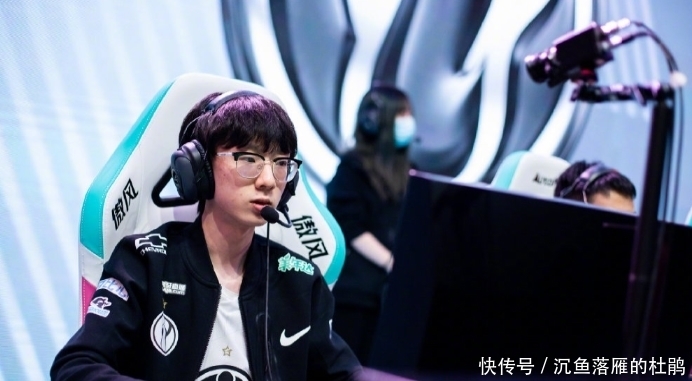 苏小落|LOL《吐槽大会》来袭,苏小落调侃宝蓝遭爆破,还是需要向G2学习