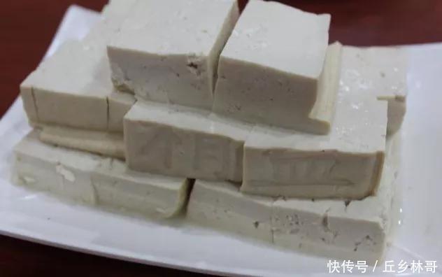 豆腐在家就能做,不用石膏不用醋,做法简单又好吃,跟买的一样