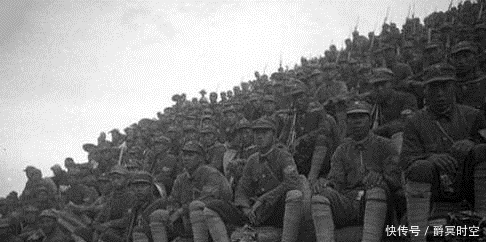 坑道|打仗我不行,演戏你们不行:伪军师长丢下整师,靠化装逃出包围