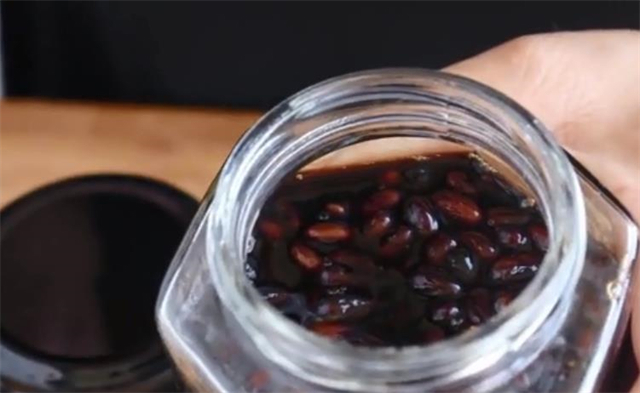 黑豆|黑豆不打豆浆、不熬粥,教你养生吃法,做法简单,比买的补药还补