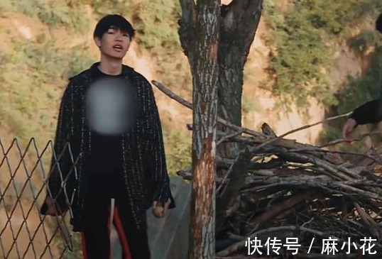 節(jié)目|《變形計》最壕主人公:衣服全程打馬賽克,貧窮限制我們的想象力