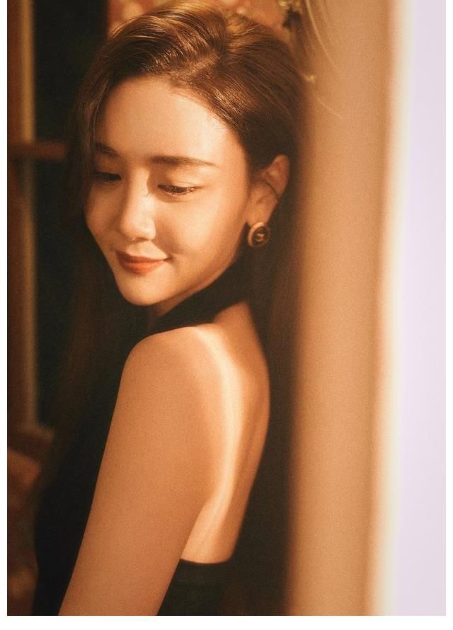 金银玲|10年前的快女比赛她第一个出局，如今年龄30+依然美到不可方物