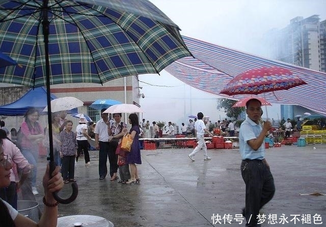  难得一见的乡村酒席，场面震撼