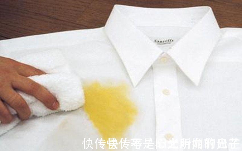 清洗白色衣服的小妙招, 教你轻轻松松洗白衣服!