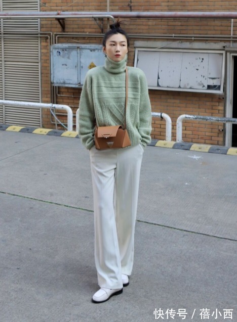 百搭 早春最chic的穿搭法!“毛衣+阔腿裤or西装”,简约百搭且不挑人