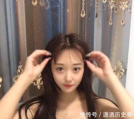 五官|五官很可爱的小姐姐,撩头发都那么好看!