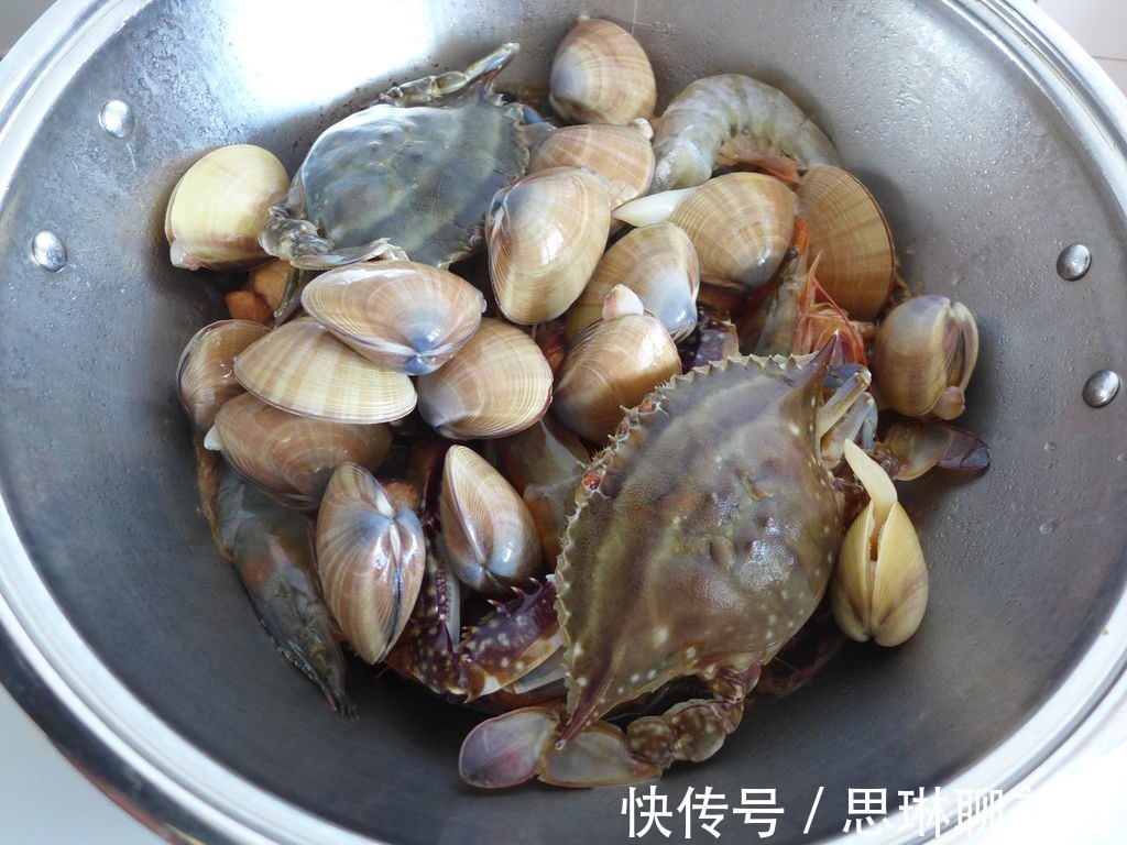 海鲜|海鲜不仅味道鲜美,营养还丰富,来个一锅炖,真是鲜