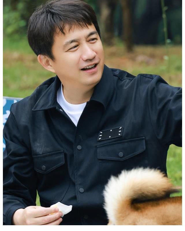 火锅|向往家族迎来春游，一家五口终吃上火锅，张艺兴却依旧投入工作中