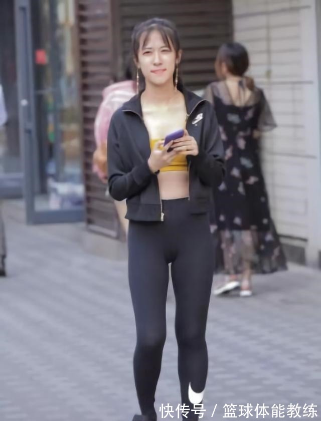 女性 打底裤穿出女性自信美,个性的搭配让你产生“优越感”!