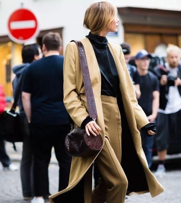 层次感 “阔腿裤”大势已去,今年流行用这条裤子配风衣,时髦显瘦又洋气