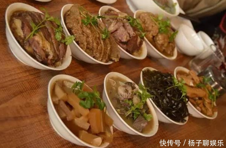 唇齿|“八大碗”又称“老八碗”,食后唇齿留香,回味无穷,赞不绝口