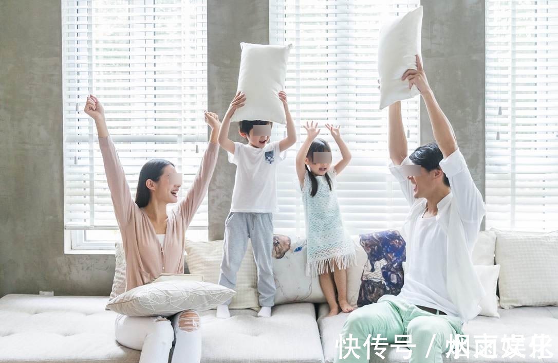 调皮|妈妈帮儿子整理书包,却翻出一堆“奇怪”的文具,网友:同款孩子