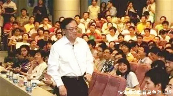 世界顶级科学家姚期智:71岁放弃美籍,如今已回国培养顶尖人才