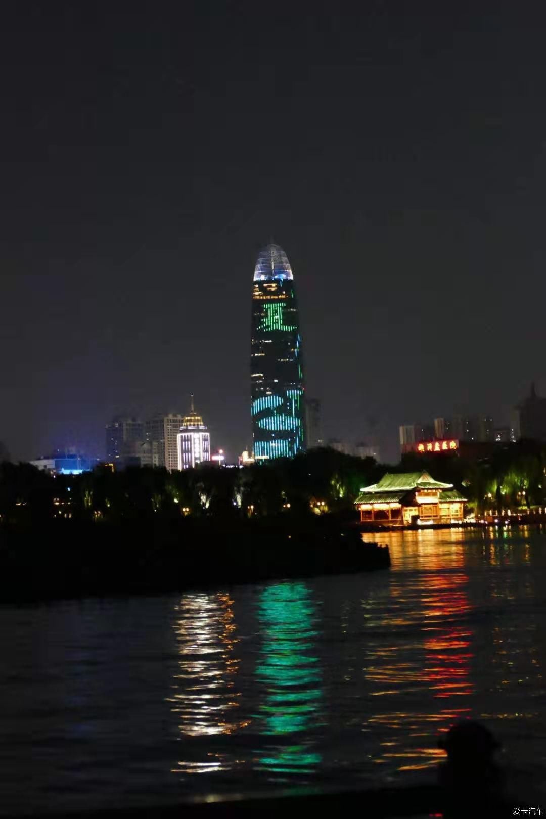 中年|夜游太明湖