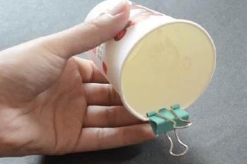 一次性纸杯上夹个长尾夹，好多人不知道有啥用，但用过的人都夸好！