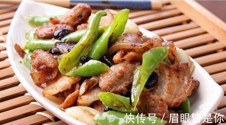 不管炒什么肉,有一味不能放,肉质发黑发苦,一炒就变焦!