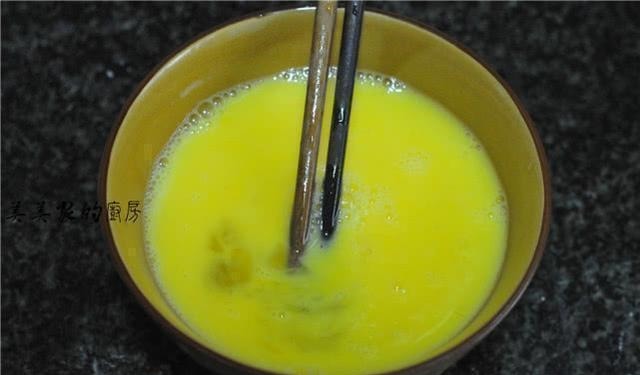 儿子三天两头要吃此早餐,平底锅一烙10分钟就上桌,解馋还顶饱