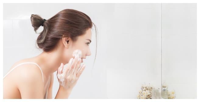 补水|平时坚持4个好习惯,轻松养成“牛奶肌”,皮肤白皙紧致人羡慕