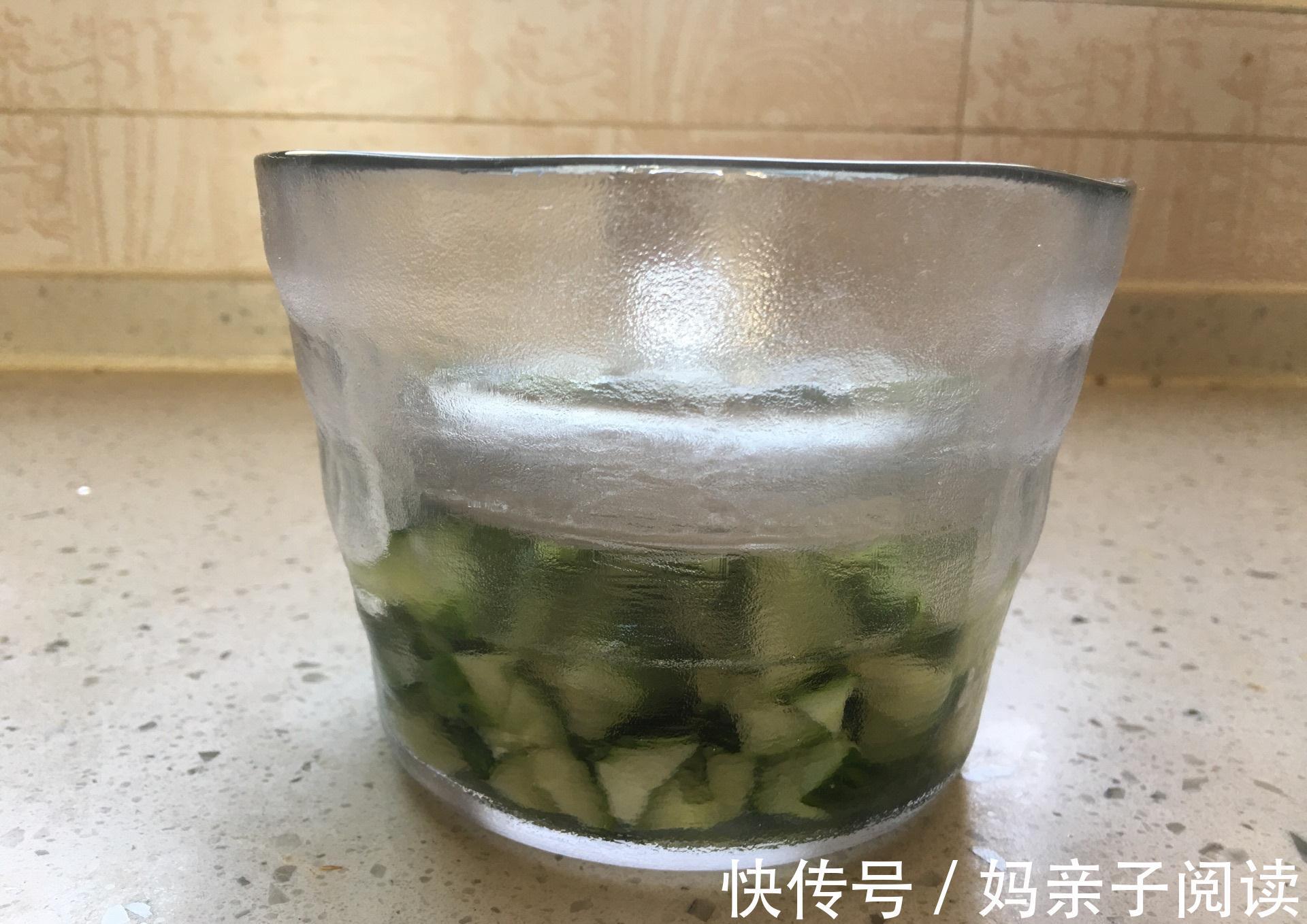 脆爽|别再去外面买咸菜了，教你在家做，酸甜脆爽