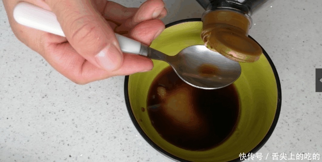 做出|大白菜怎么吃?白菜百吃,一碗芡汁,做出不一样的味道