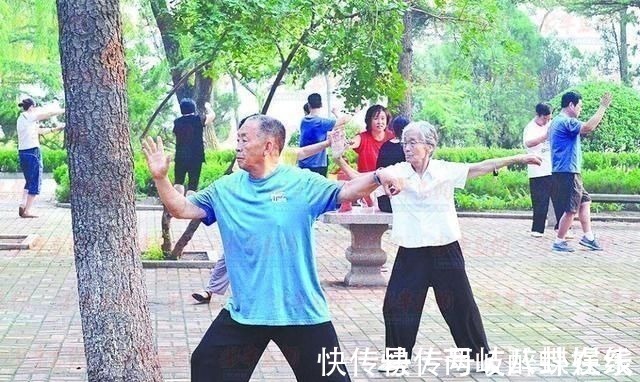 特征|“长寿老人”多半会有4大特征,若占2个以上,一般都很长寿