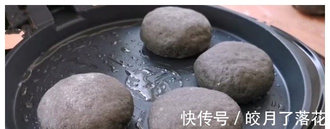 大人|1碗芝麻2个鸡蛋,教你一种新做法,松软又拉丝,大人孩子抢着吃!