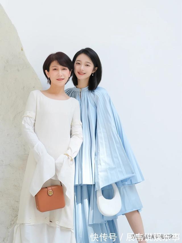 中年 今秋的外套流行“过膝不过踝”,舒适显瘦,五六十岁的女人穿太美