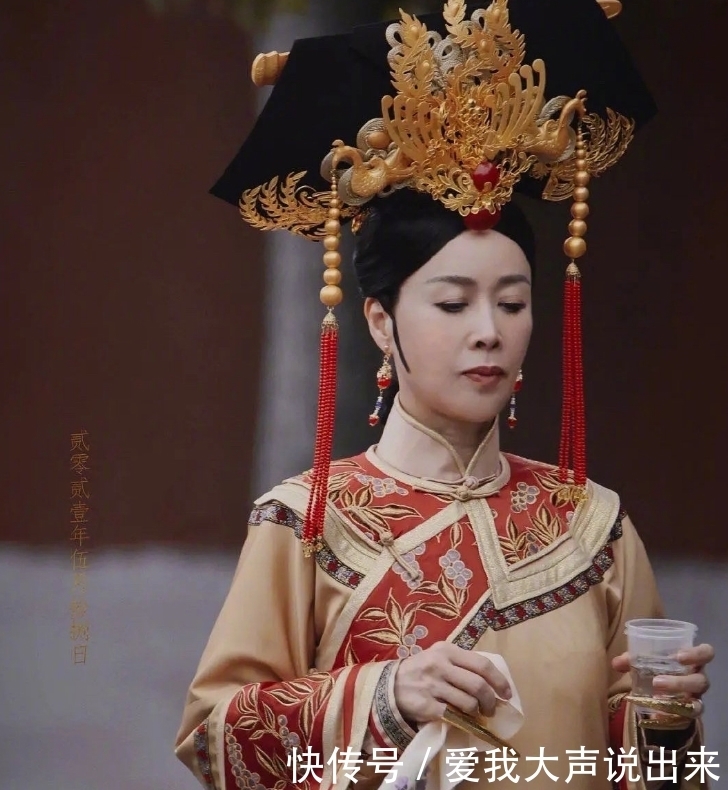 宋亚轩 《萌探探探案》横店录制,全员穿起清朝装,但唯独一人不戴头套!