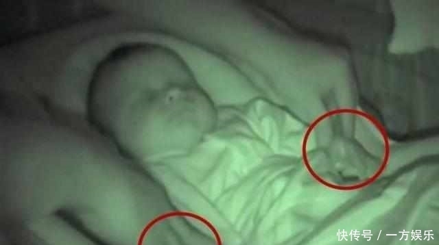 夫妻俩|夫妻半夜起来给孩子盖被子,无意中发现一个神奇的现象!
