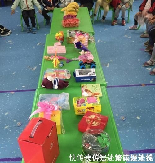 礼物|幼儿园孩子互赠礼物,花1千元换回“小纸人”,妈妈:太不公平了