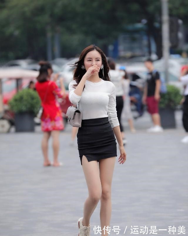 时尚 紧身款包臀裙时尚动人,让造型显得低调耐看,清凉舒适!