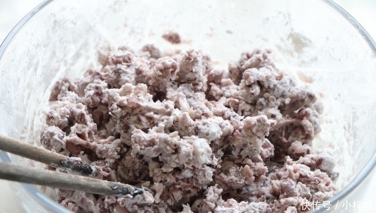 夏天|夏天红豆别煮粥了,加半碗糯米粉一蒸,清凉又解暑,比凉糕好多了